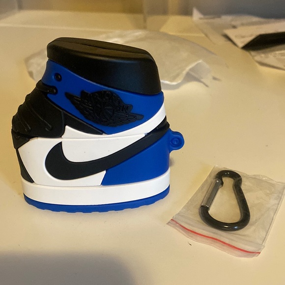 AirPod pro Jordan Case - Picture 1 of 2